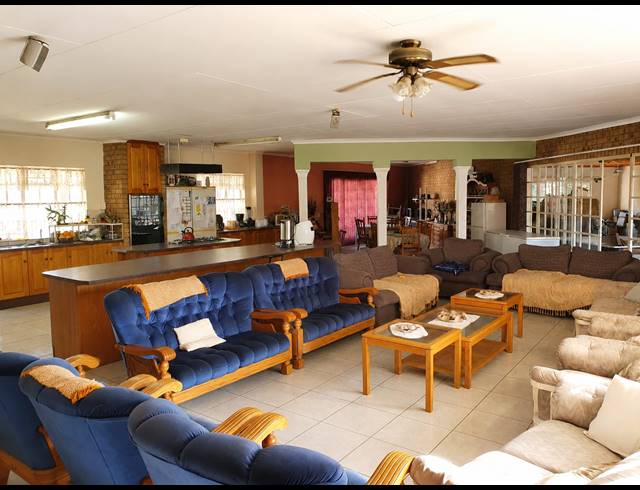 5 BEDROOM FREEHOLD FOR SALE IN CASHAN